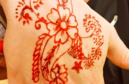 Hand, mit Henna bemalt